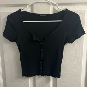Brandy Melville Zelle Top - Short Sleeve Button-Up